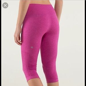 LuluLemon Flow Crop II